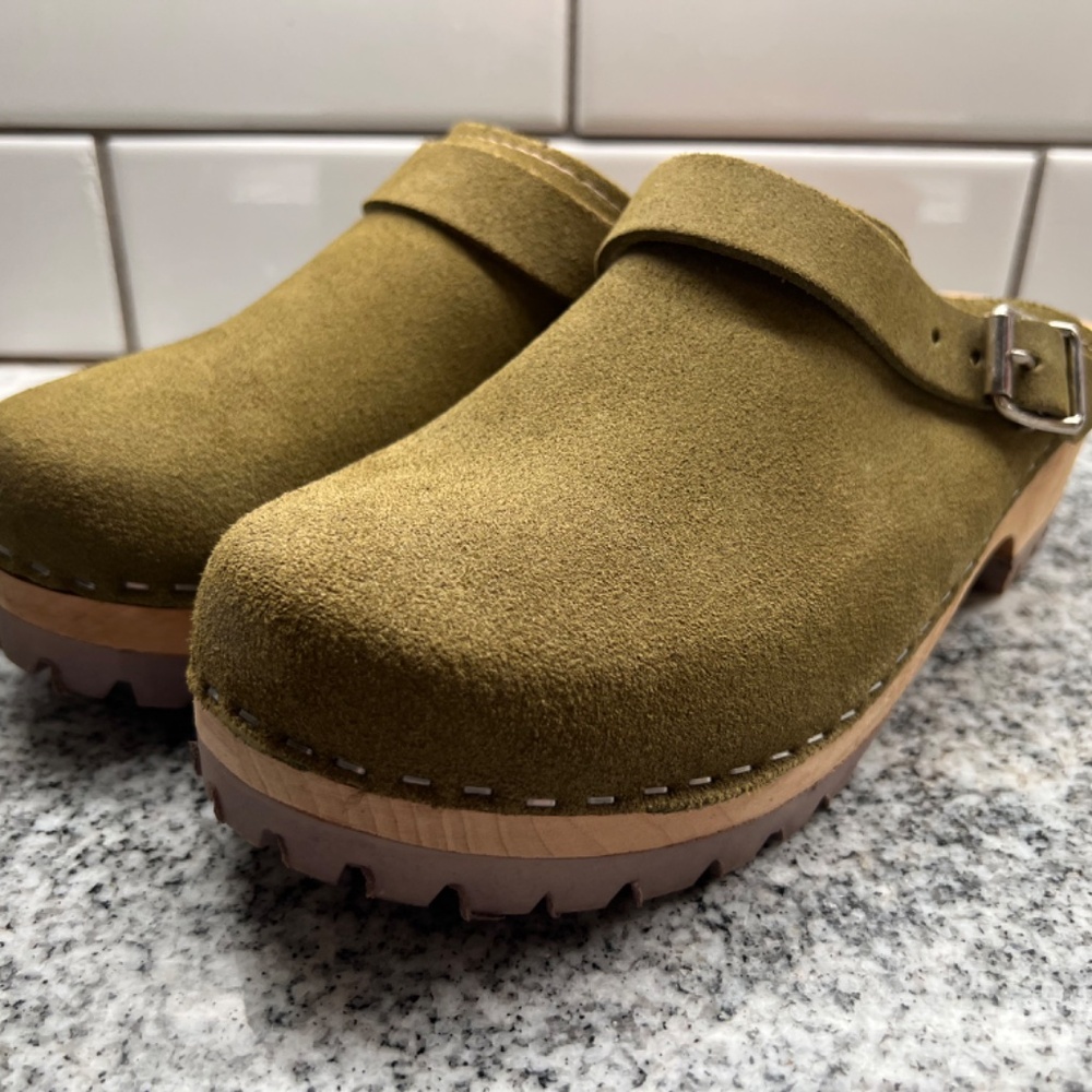 MIA EBBA Clog - Olive Suede US Size 9